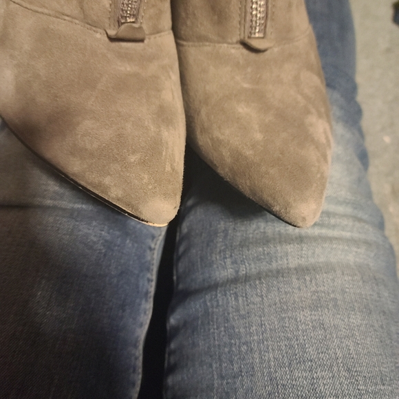 Aldo suede ankle bootie w/zipper size 8 - Picture 9 of 9